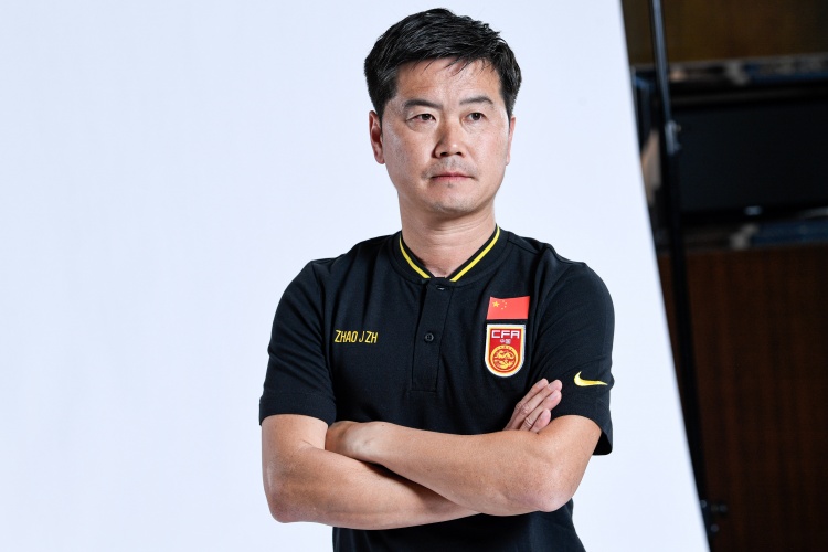 足球报：中国足协注册的可执教职业队