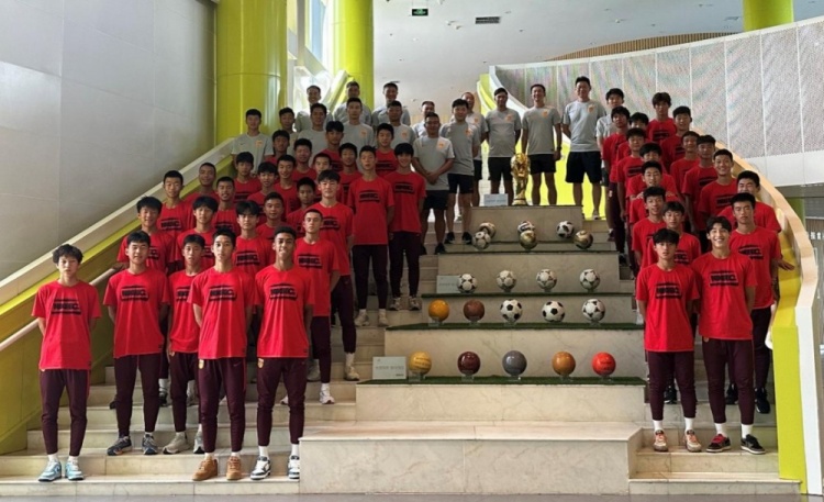 体坛：中国U15选拔队非真正意义的国少主帅不具备执教国字号资质