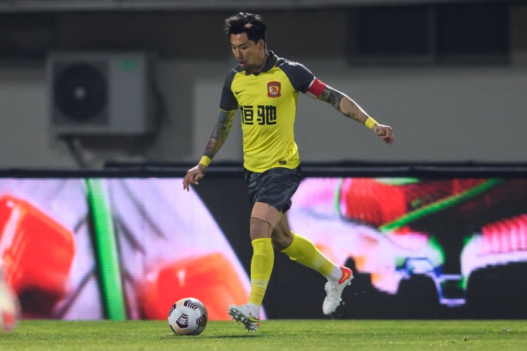 张琳芃合同平行转移至海港？足协相关文件中已有规定