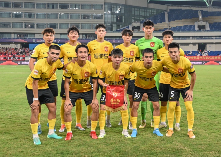 媒体人：广州队有人工资比8000更低，球