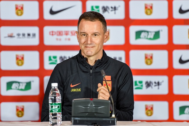 扬科维奇：以最大野心参加亚洲杯在中国每件事都能在几秒安排好