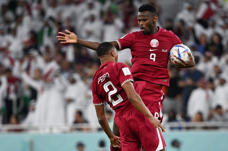 国足亚洲杯对手备战情况：黎巴嫩热身赛逆转约旦卡塔尔目标卫冕