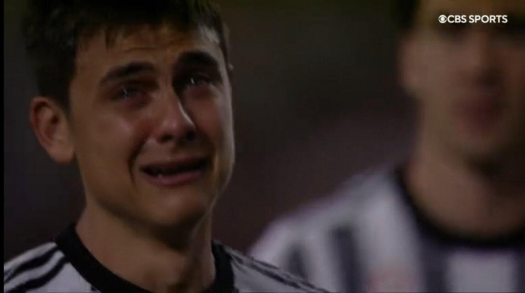 哭得让人心疼！迪巴拉赛后泪洒都灵安联体育场