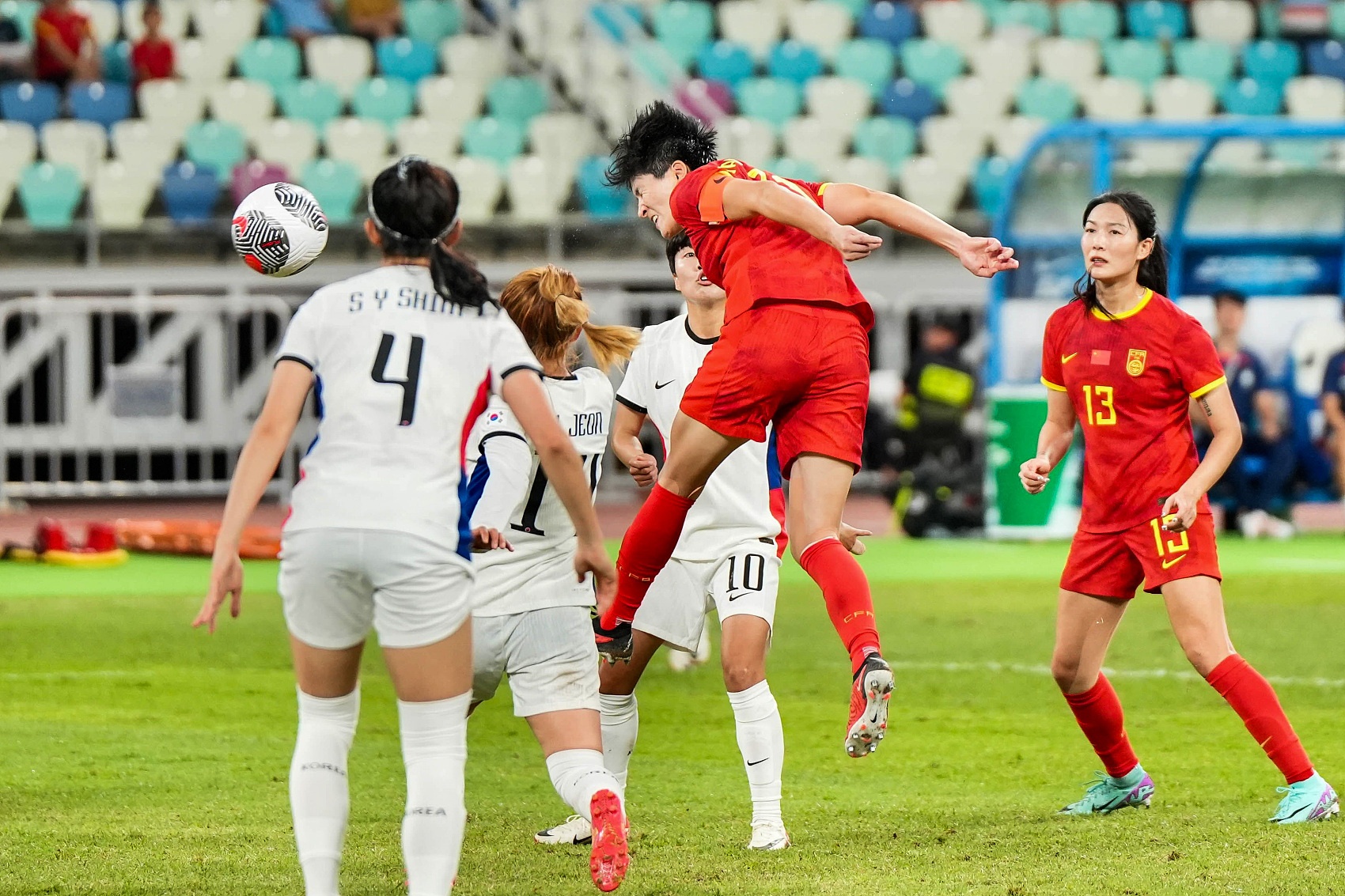 詹俊：可惜只有一个王珊珊向日本、朝鲜学基本功女足仍有机会