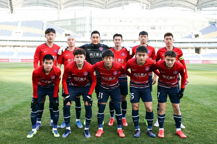记者：两江集团以重庆队一队和预备队球员为班底成立新俱乐部