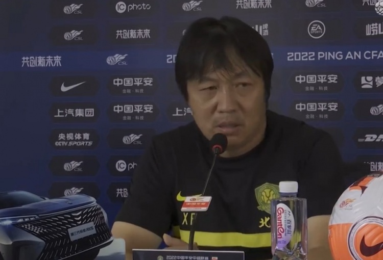 谢峰：我让队员把放假的想法放一放，明天赢下深圳队多放两天假