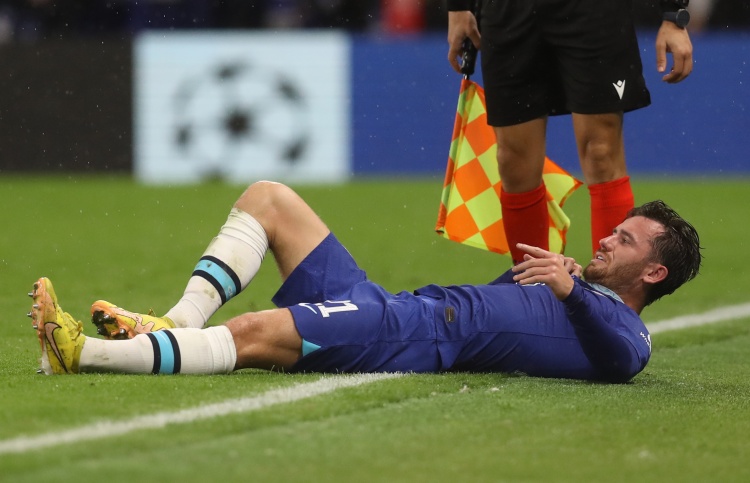 记者：奇尔维尔膝盖受轻伤所以缺战伯恩利，也许能在对曼联时复出