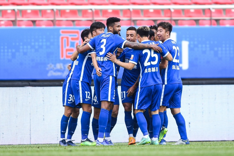 武汉成为中国职业足球史第一支同赛季男女足“一城双冠”的城市