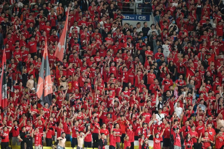 博主：成都方面新开2个客队区，场内客队球迷数量约15002000人