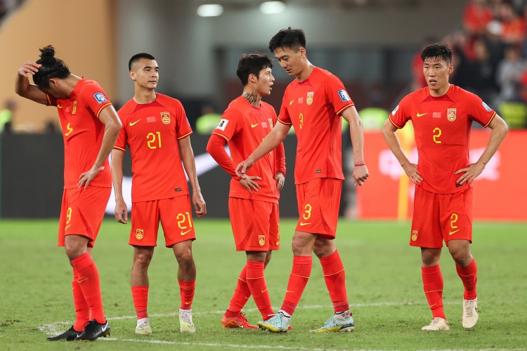 中新网：国足远未走上正轨，亚洲杯近在咫尺留给球队的时间不多