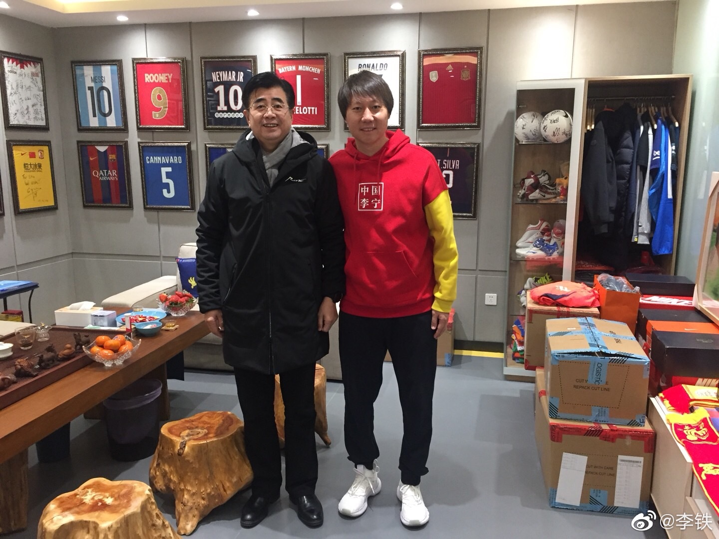 与李铁关系密切！宋凯上任后，球迷扒出他多次莅临李铁8号足球公园