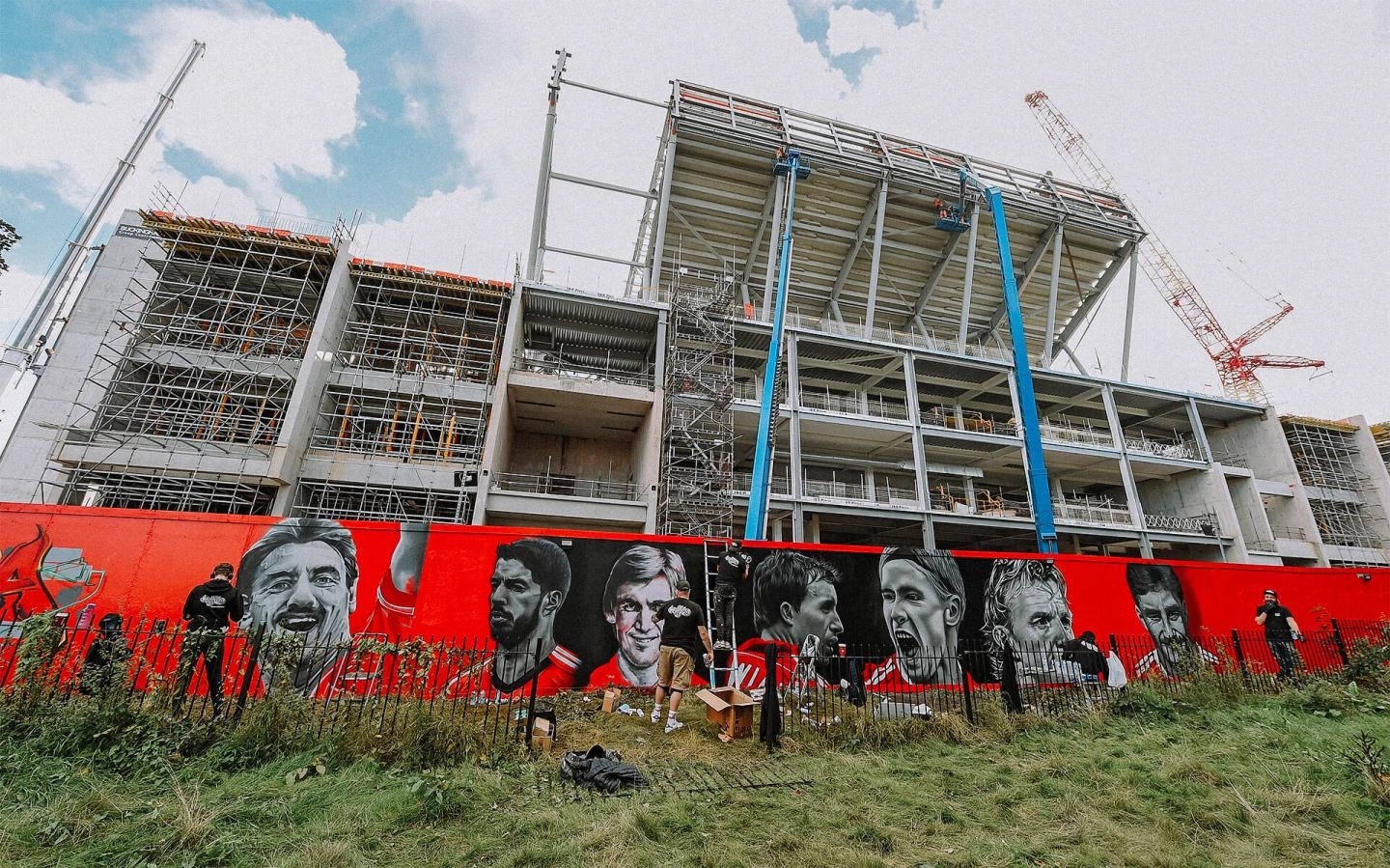 大工程！利物浦将在安菲尔德外为14名队史优秀前锋制作壁画