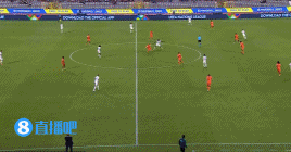 荷兰15分钟三度攻破比利时球门，德佩双响邓弗里斯破门布林德两助