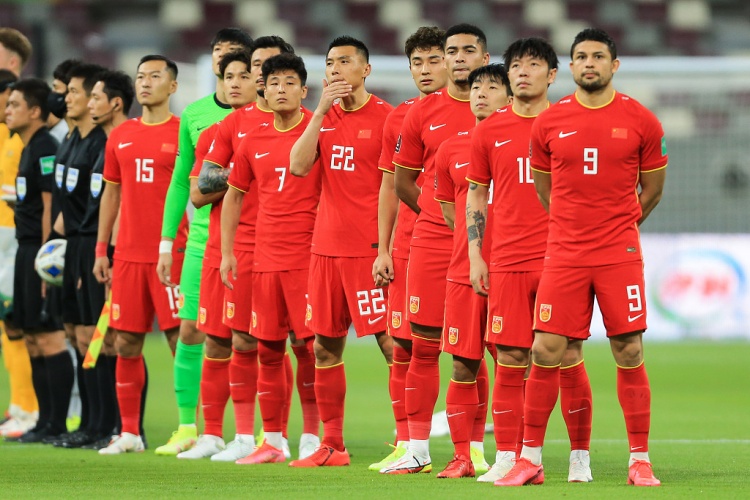 马德兴：亚洲各队全线出击，中国球迷只能“羡慕、嫉妒、恨”