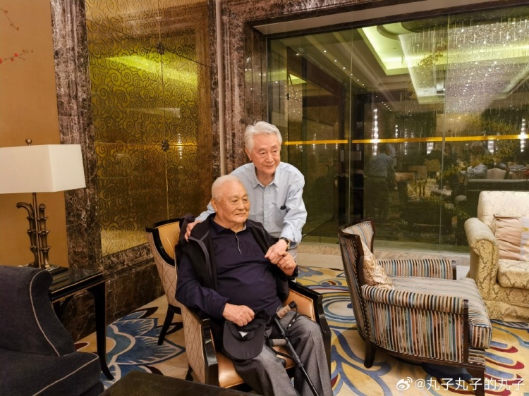 足坛泰斗年维泗90寿辰，徐根宝牵头武磊、王燊超及多位名宿齐拜寿
