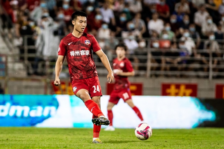 梅州客家队28岁后卫杨文吉转会江西北大门