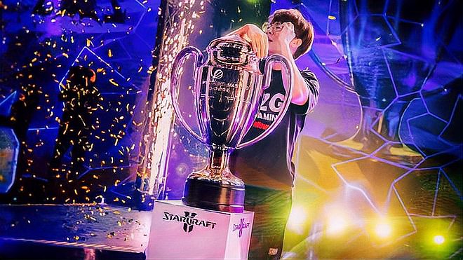 开服十年，DOTA2成了主播最爱的团建游戏