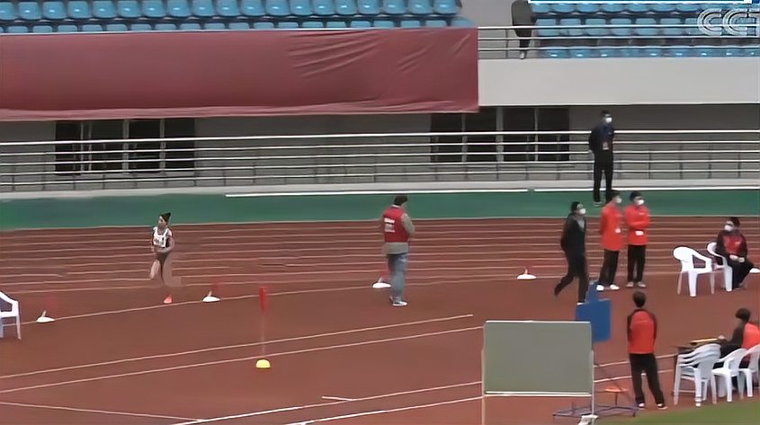 田径-张新艳打破女子3000米障碍赛全国纪录