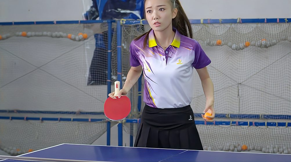 极品女士：莎莎和世界冠军丁宁PK乒乓球，这简直是侮辱丁宁啊！