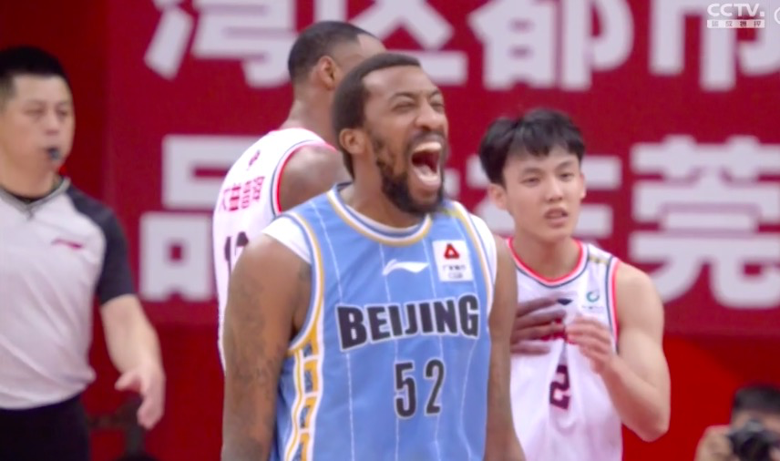 CBA史诗大逆转，广东MVP3.7秒1分绝杀北京！杜锋落后15分算个P啊