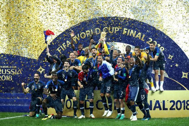 足坛早报：FIFA研究世界杯2年1届，本泽马获大奖，巴萨敲定阿圭罗