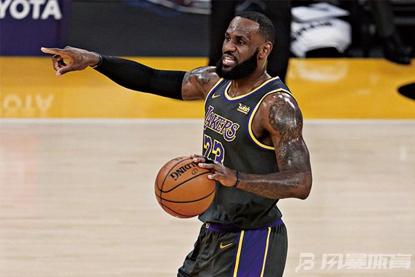 詹姆斯炮轰NBA