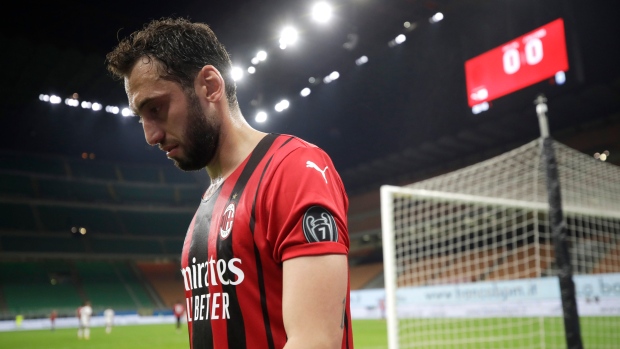 AC米兰的哈坎·卡哈诺格鲁（Hakan Calhanoglu）