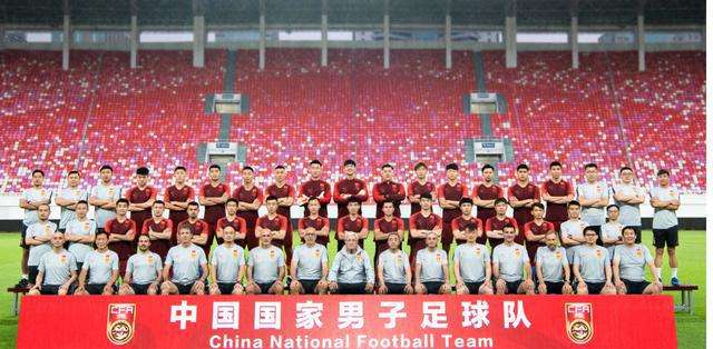 中国足球图片「中国足球图片壁纸」