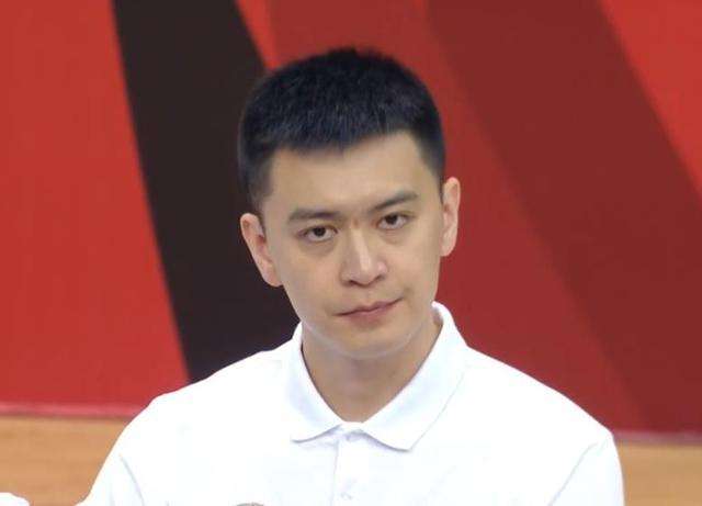 郭艾伦失声痛哭「郭艾伦通道失声痛哭」