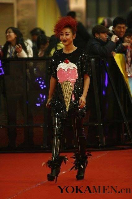 刘雨欣爆青筋「刘雨欣爆青筋图片」