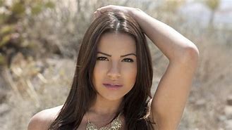 laceybanghard「juliekicklighter」