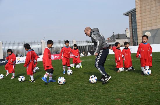 足球青训「足球青训教案」