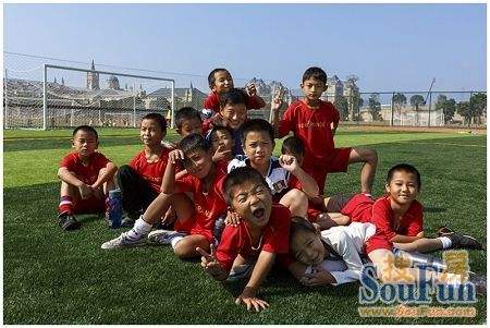 恒大足球学校「恒大足球学校多少钱一年」