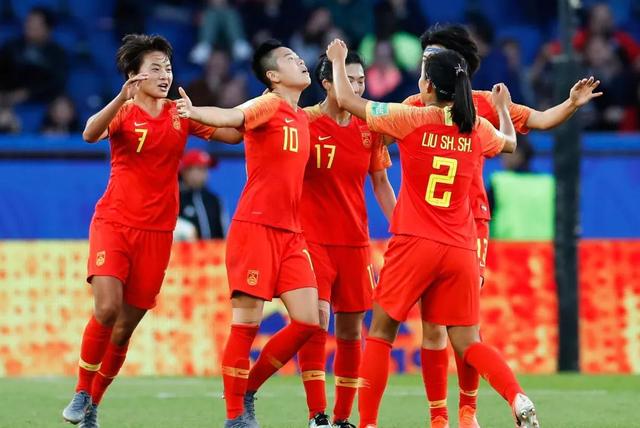足球中国vs韩国「足球中国队vs韩国」