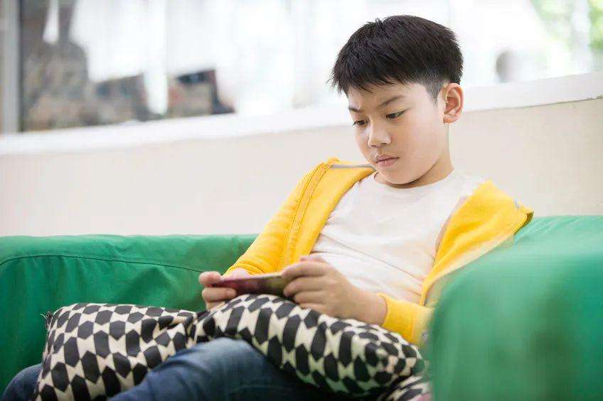 电子游戏的危害「青少年玩电子游戏的危害」