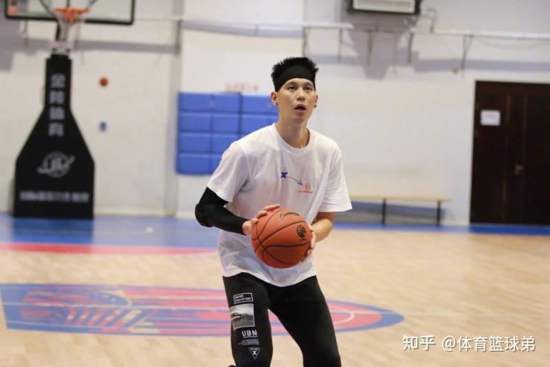 林书豪身价「林书豪赚了多少钱」