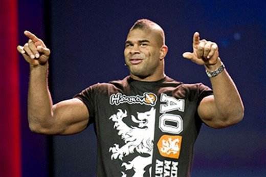 ufc155「ufc155磅是什么级别」