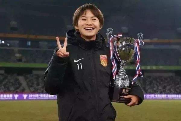 女足王霜「女足王霜家世简介」