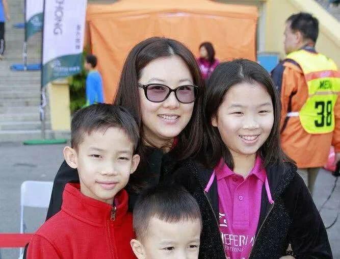 伏明霞照片「伏明霞个人照片」