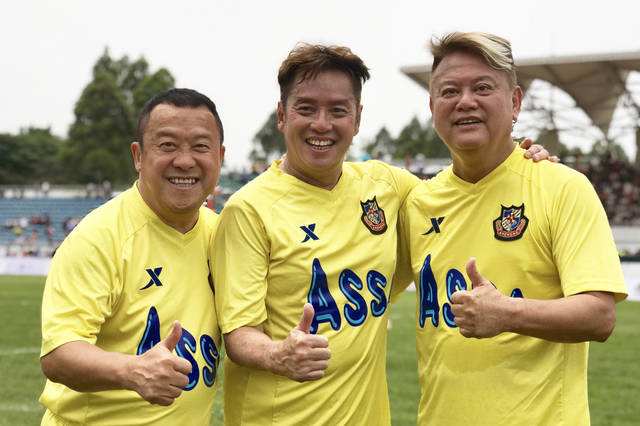 中国香港足球队「香港足球队打败国足」