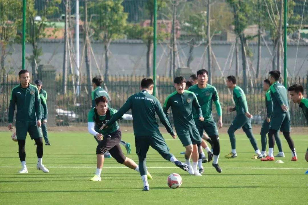 浙江绿城足球俱乐部「浙江绿城足球俱乐部主教练」