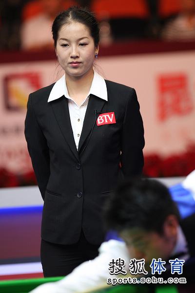 女裁判「女裁判员王钟瑶图片」