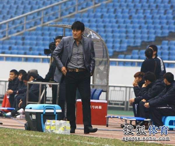 李明足球「李明足球运动员山东人」
