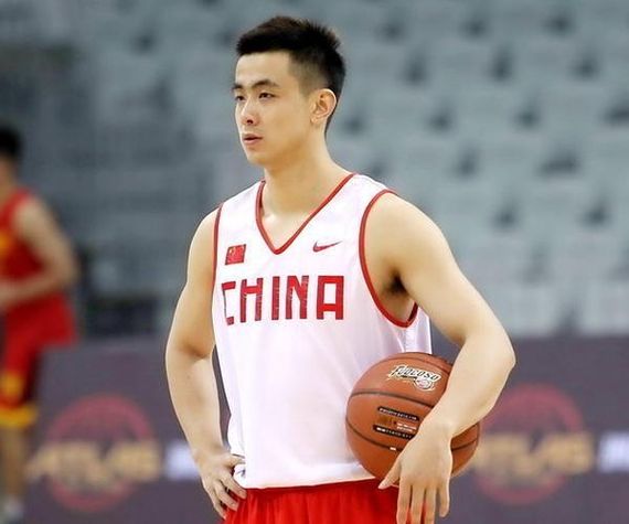中国男篮队员「中国男篮队员身高排名」