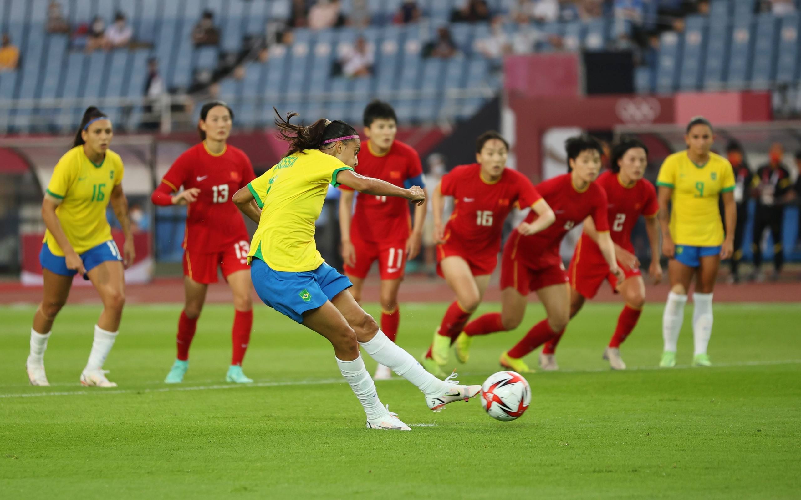 中国女足最美门将「中国女足最美门将完美马甲线」