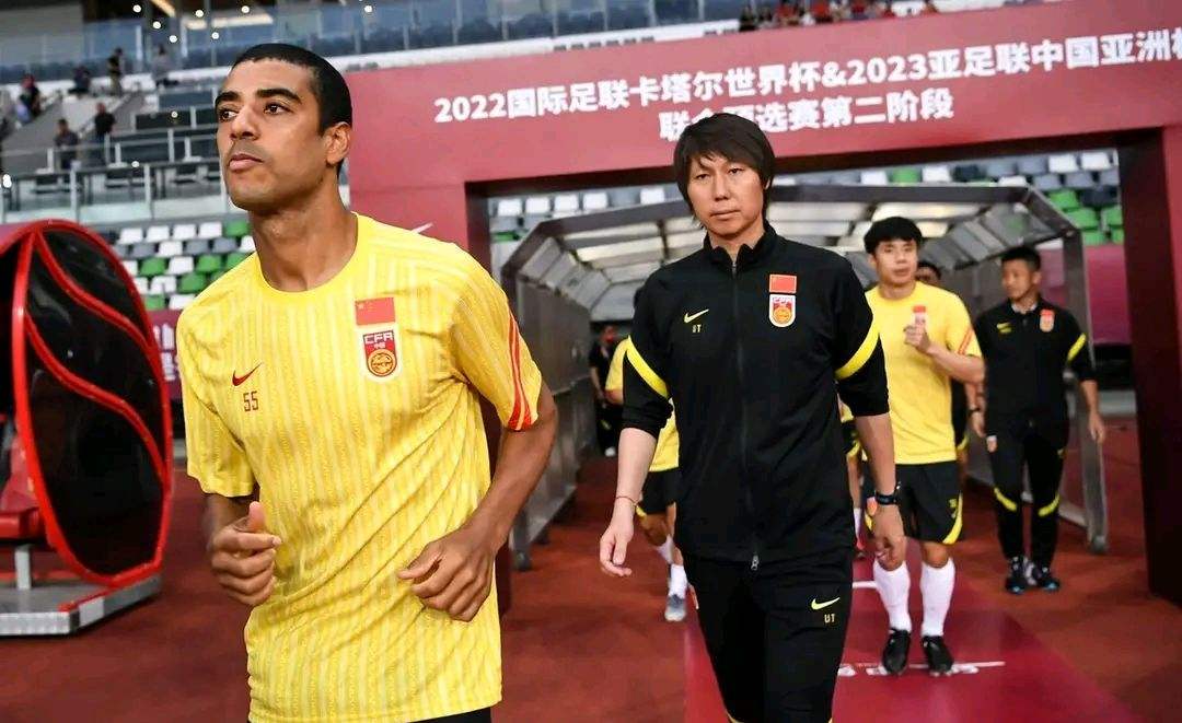 国足抵达越南「国足抵达越南 大年初一全力争胜」