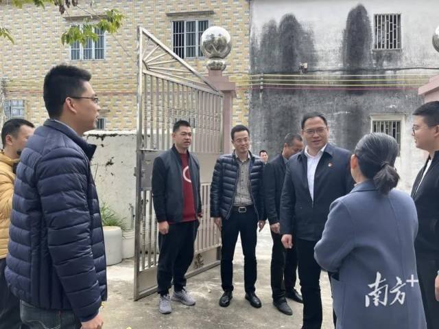 陈应表「陈应表小球中心主任」