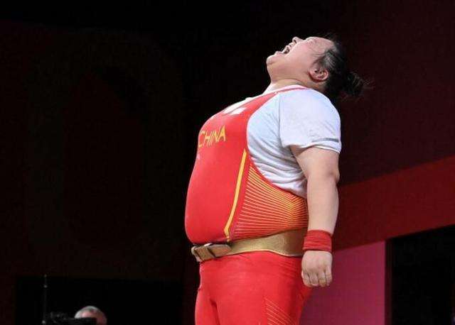 关于李雯雯的奶奶想用金牌打个镯子的信息