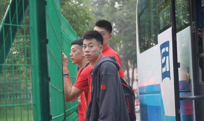 张镇麟个人资料，张镇麟女友吴梓钰在哪里看！