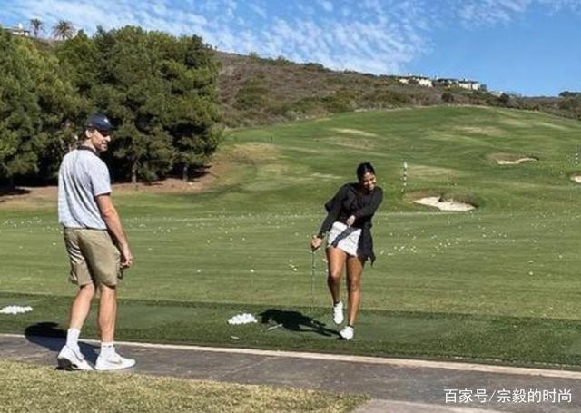加索尔带瓦嫂出游，瓦妮莎和加索尔一家出游